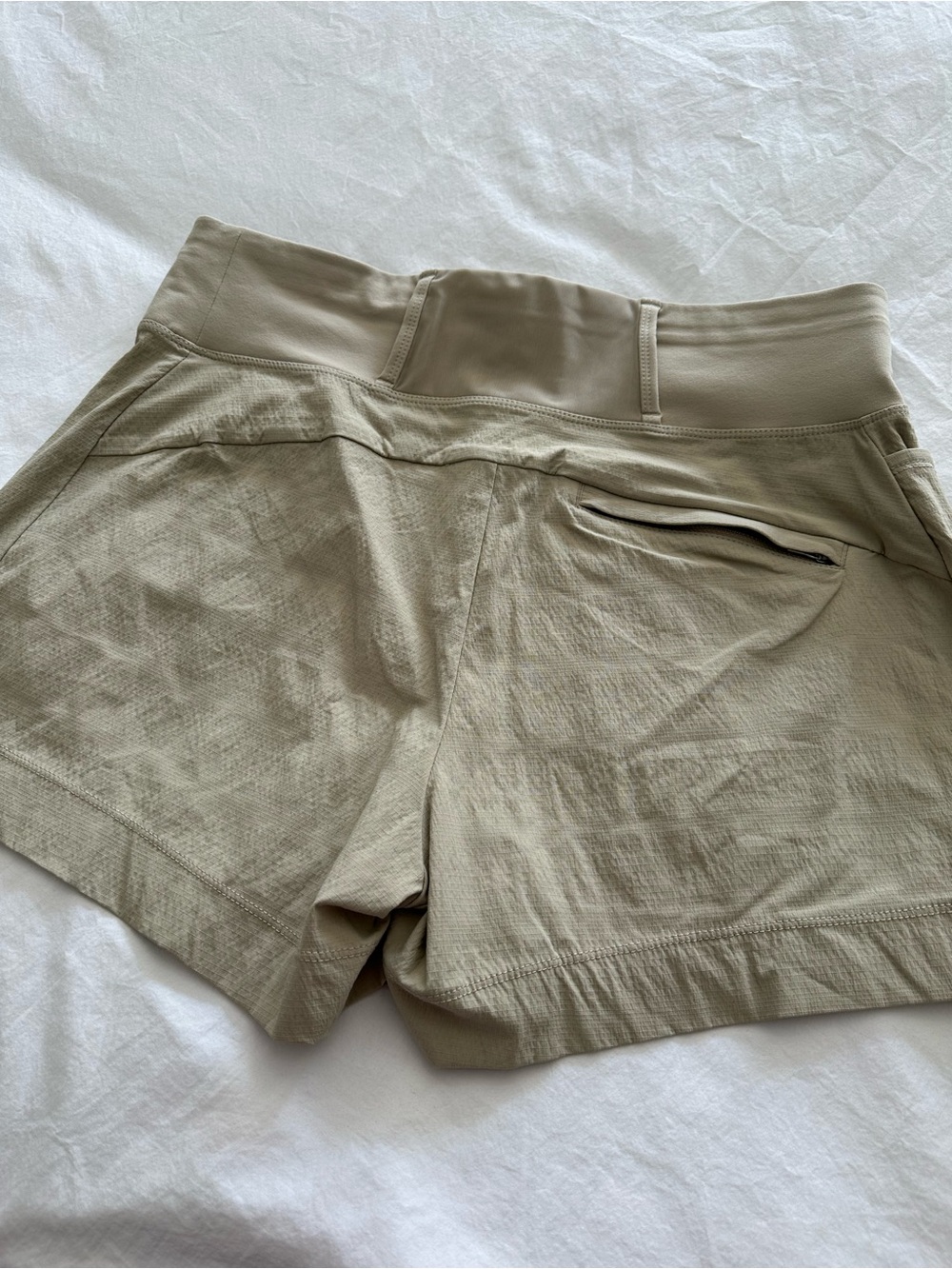Athleta Khaki/Tan High-Rise Athletic Shorts size 10 - Picture 8 of 11